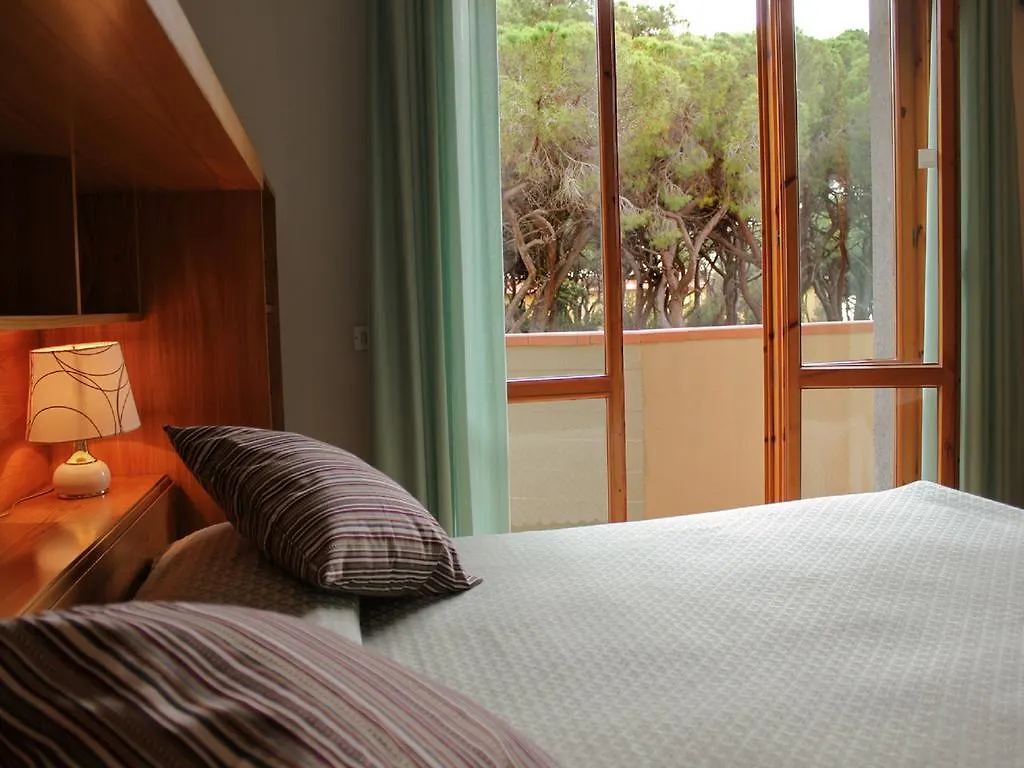 Hotel Parco Dei Pini - 100Mt Dal Mare 福洛尼卡 3*,