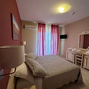 Aparthotel Le Residenze Di Santa Costanza - Le Dimore