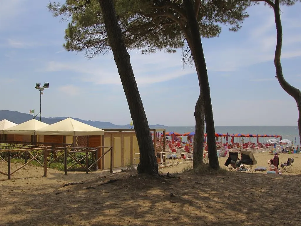 Hotel Parco Dei Pini - 100Mt Dal Mare Follonica
